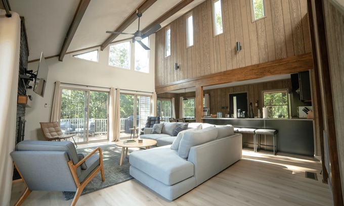 Lake Harmony Estates Cabina | Vista View Cabin HOT TUB! Lake Access!