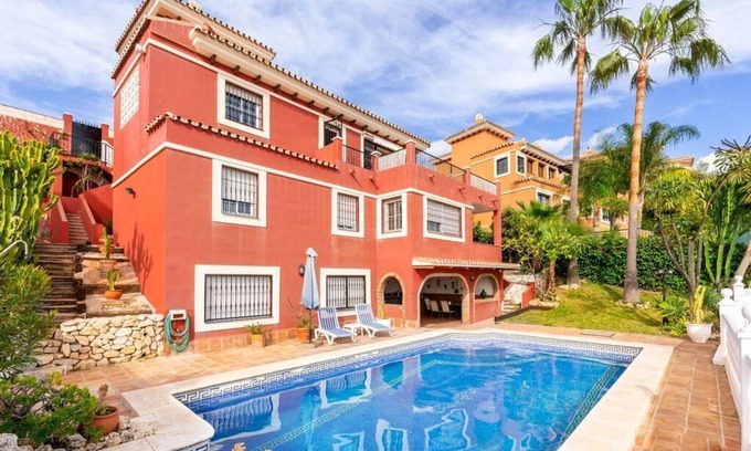 La Cala del Moral Chalet De Esquí | Chalet casa Vistamar
