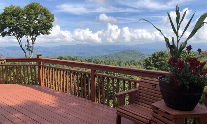 Beech Mountain Casa | VISTAS ON VILLAGE ROAD