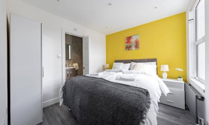Southall Broadway Casa | Viti Levu House