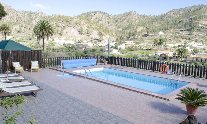 San Bartolome de Tirajana Cabaña | Vivelorural casa en Valle de Chira con piscina