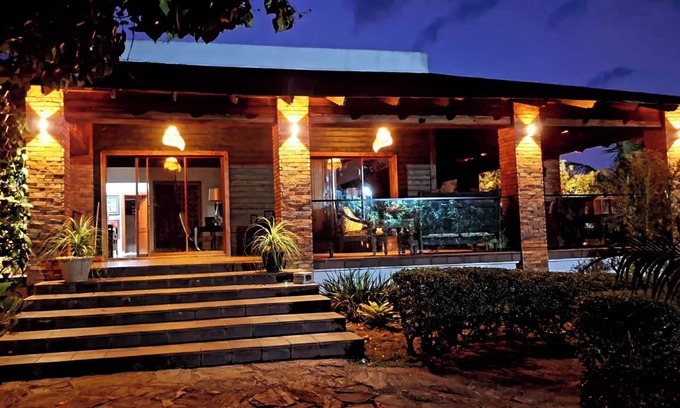 Santa Cruz del Seibo Villa | 🏡 Exlusividad en 22000 mts. Vista 360 a las montañas y Piscina natural.