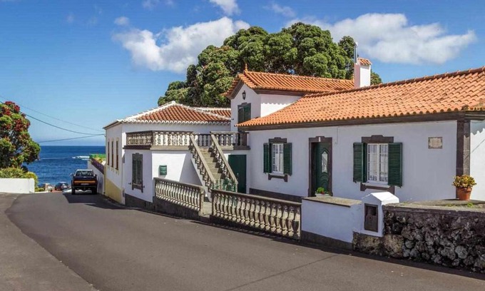Praia da Vitoria Casa | Vivenda Gomes AL
