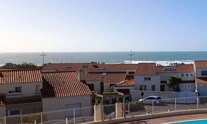 Les Sables d'Olonne Villa | Vivez dans cet ancien sémaphore avec vue mer