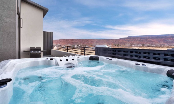 Moab South Valley Condominio | Vizcaya #6 - Moab's Newest Luxury Rental (Hot Tub)
