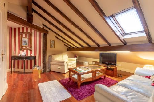 Getxo Apartamento | Vizcaya Bridge & Beach