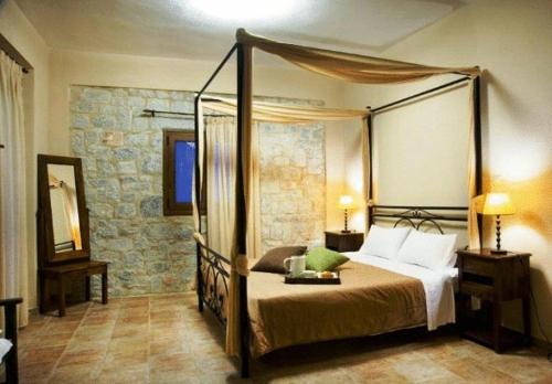Pyrgou Dirou Casa | Vlyhada Guesthouse