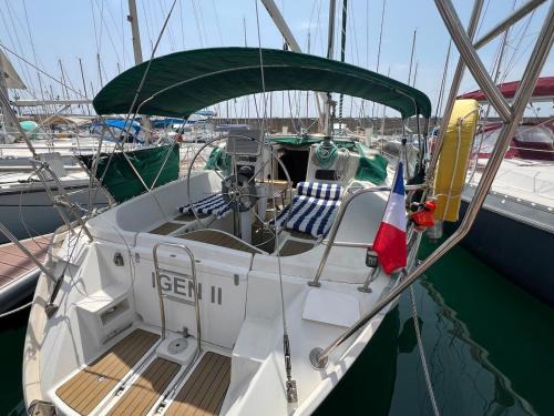 Sete Alquiler De Eote | Voilier 36 pieds à Sète au Môle Saint Louis face au Mont Saint Clair