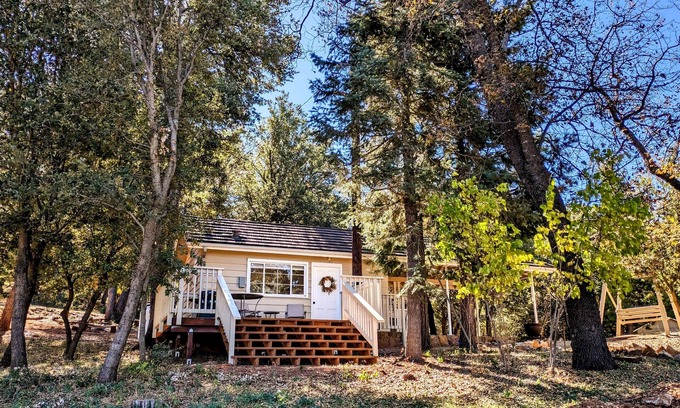 Julian Cabaña | Volcan View Cottage- Julian, Ca. Luxury Tiny cabin