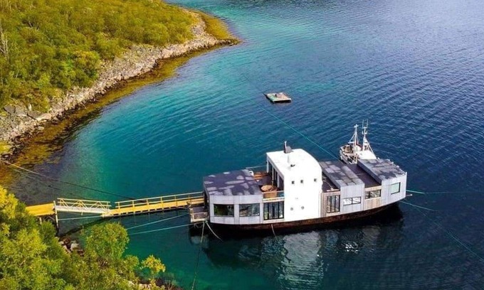 Kvaloya Casa | Volda Floating Home