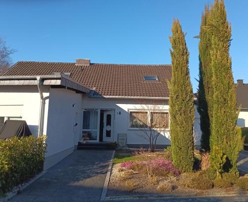 Euskirchen Apartamento | Voll ausgestattete 78 qm Wohnung zur Alleinnutzung