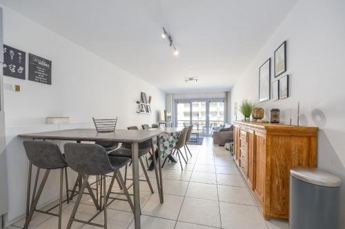 Westende Apartamento | Volledig gerenoveerd 2 slaapkamer appartement in Westende-Bad, 250 m van het strand