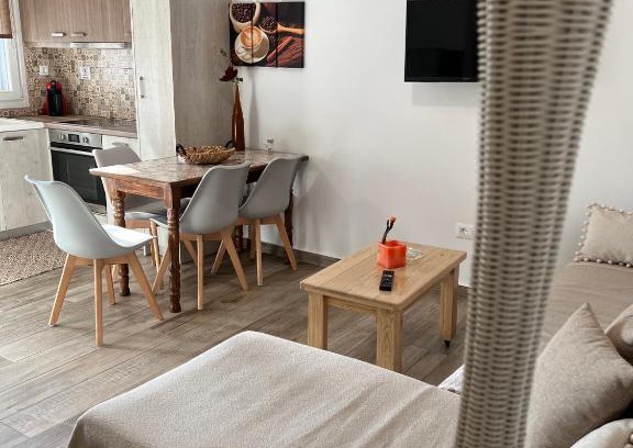 Ano Mera Apartamento | Voula's Cozy Studio in Ano Mera Mykonos