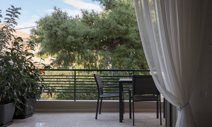 Vouliagmeni Apartamento | Vouliagmeni Stylish Apartment