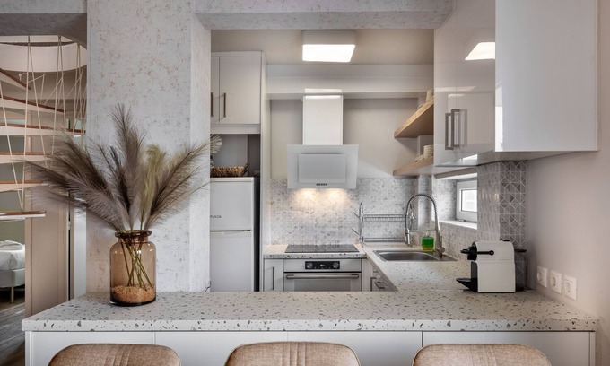 Vouliagmeni Casa | Vouliagmeni Stylish Homes by BluPine