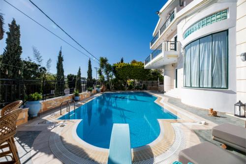 Vari-Voula-Vouliagmeni Villa | Vouliagmeni Athenian Riviera Villa