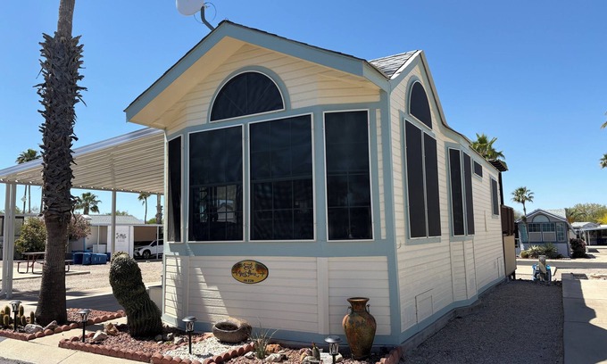Tucson Casa | VOYAGER GUEST HOUSE in an Adult Community