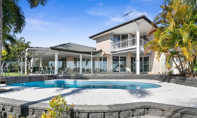 Banksia Beach Casa | Voyagers Resort - Stunning home!