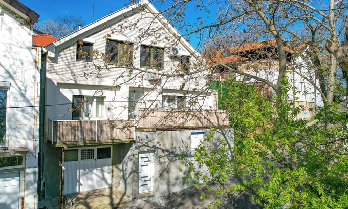 Zvezdara Casa | VP Apartment - A Forest Retreat in the Heart of the City!