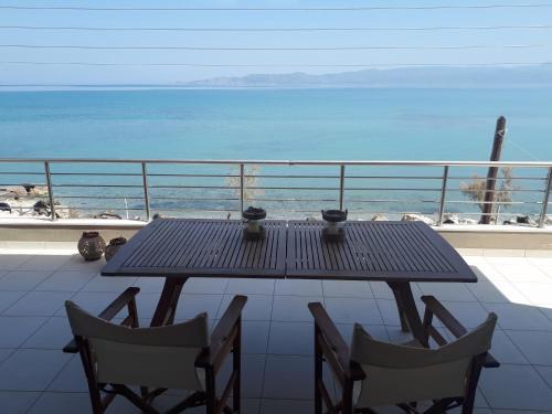 Kato Assos Casa | Vrachati Sea Front House