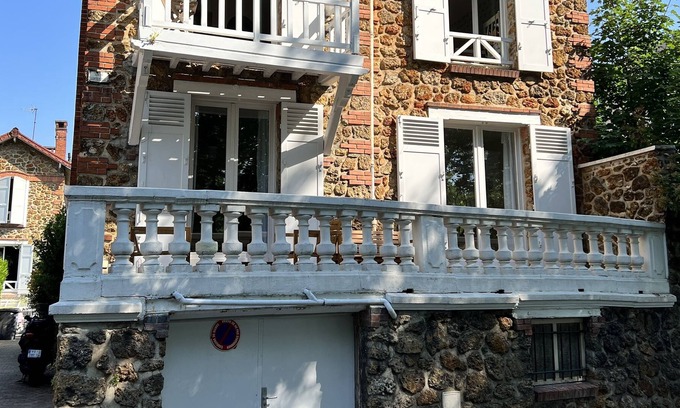 Le Perreux-sur-Marne Villa | Vrbo Property