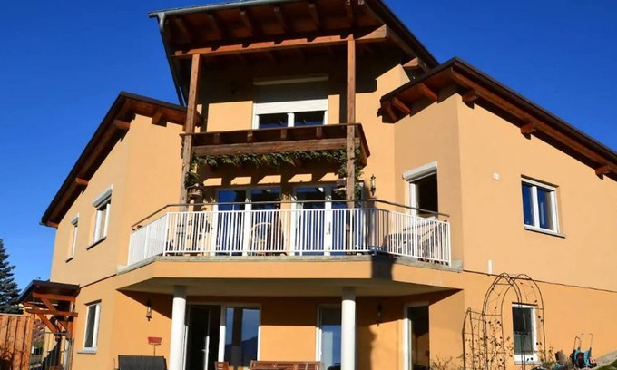 Strass im Attergau Apartamento | Vrbo Property
