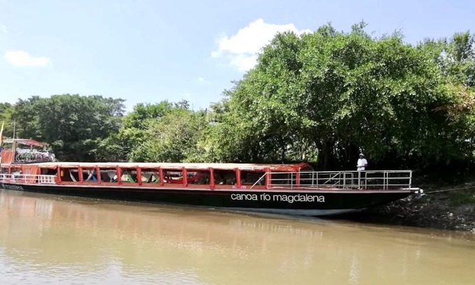 Mompos Alquiler De Eote | Glamping a bordo en la Canoa Río Magdalena