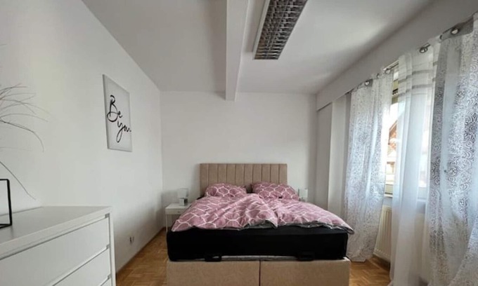 Hanau Apartamento | Vrbo Property