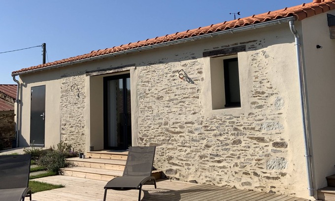 Basse-Goulaine Casa | Vrbo Property