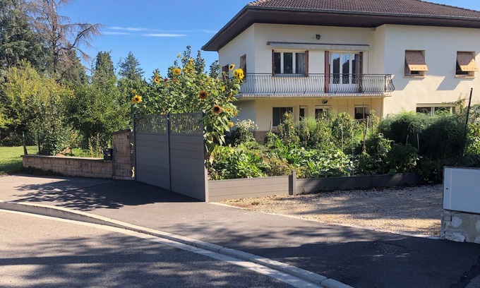 Bourg-en-Bresse Apartamento | Vrbo Property