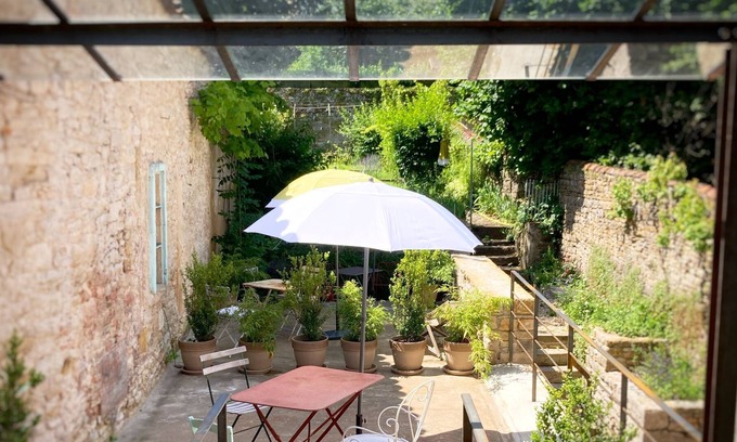Cluny Apartamento | Vrbo Property