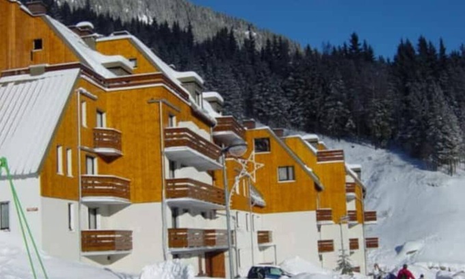 Le Pleynet Apartamento | Vrbo Property