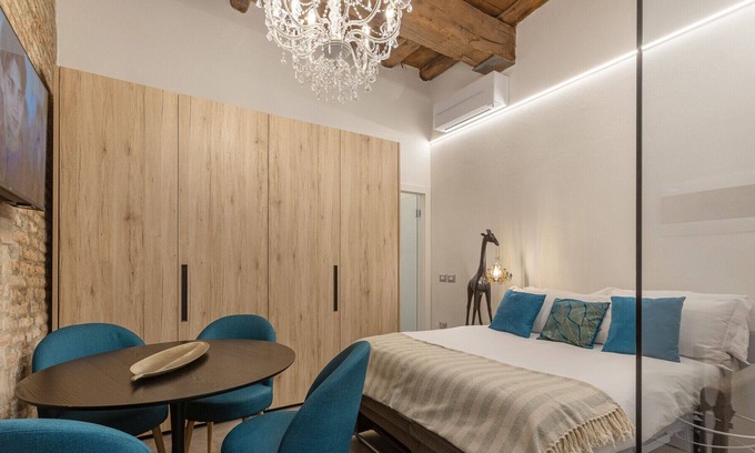 Ferrara Historic Centre Apartamento | Vrbo Property
