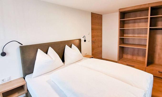 Naz Apartamento | Vrbo Property