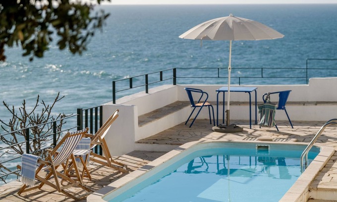 Azenhas do Mar Casa | House