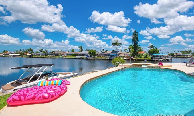 Eight Lakes Casa | VRCC Villa The View - Anglers paradise with a view