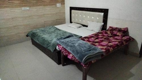 Vrindavan Hotel | vrindavan holi fest rooms
