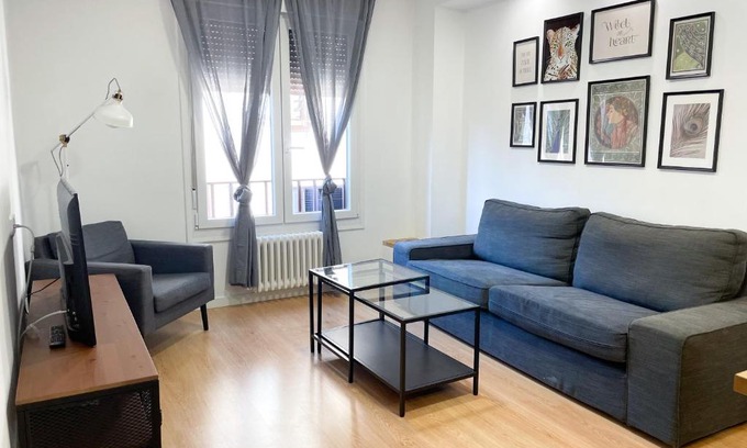Centro histórico de Zaragoza Apartamento | VTZ El Balcón a la Basílica III - en plena Plaza del Pilar!