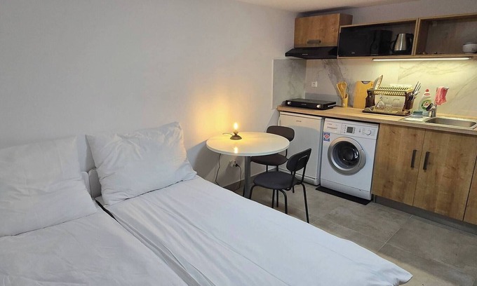 Prague 12 Apartamento | Vu's Home - Apartment Garden - 30m2