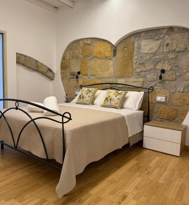 Centro Storico Apartamento | VUCCIRIA' S ROOM centro storico