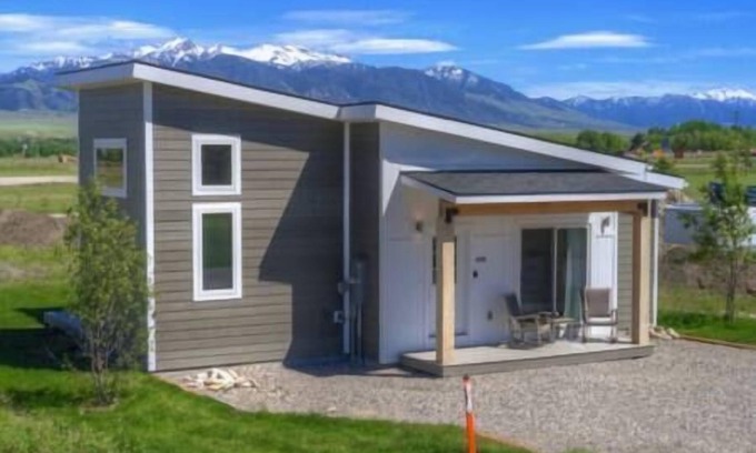 Ennis Casa | Vujo Villa - Ennis, Montana!