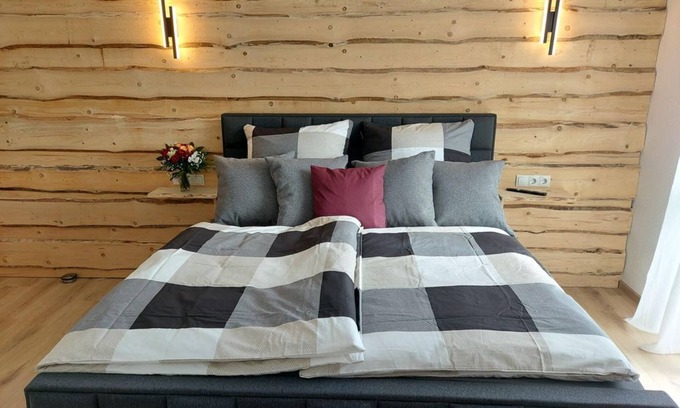 Lutzerath Apartamento | Vulkaneifelchalet - 4-bed vacation apartment Vulkaneifelchalet