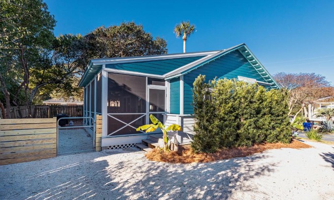 Folly Beach Casa | W Cooper 317