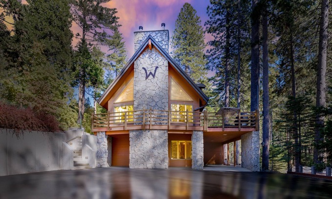 Arnold Chalet De Esquí | W House in BLS, sleeps 20 with Game Room, HotTub, Central AC&Heat, Pet friendly
