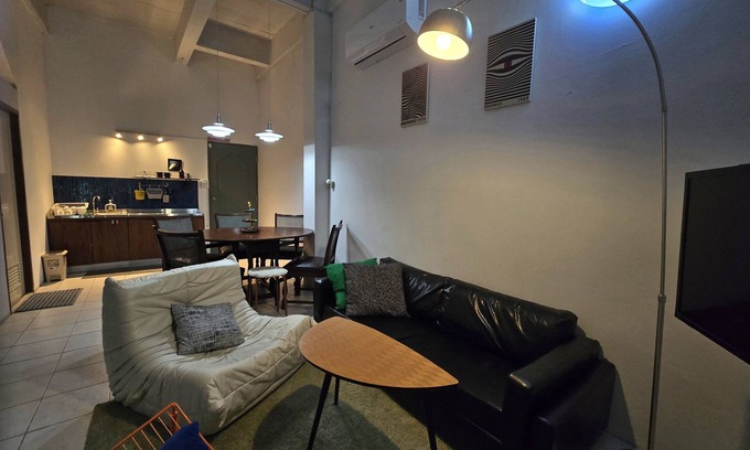 Bang Kapi Casa | Spacious House for Group, MAX 8 Guests - Near BKK Airport, 25mins to Downtown