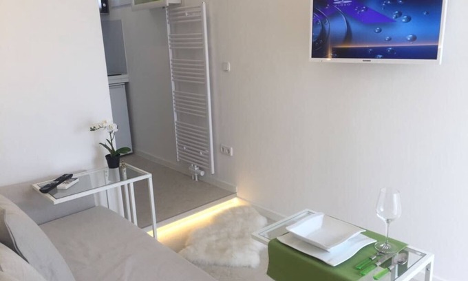 Hitdorf Casa | W-Lan, kitchenette, bathroom, shower, sofa bed, smart TV