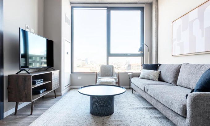 West Loop Apartamento | W Loop 1BR w Pool Gym nr Fulton Mkt CHI-293