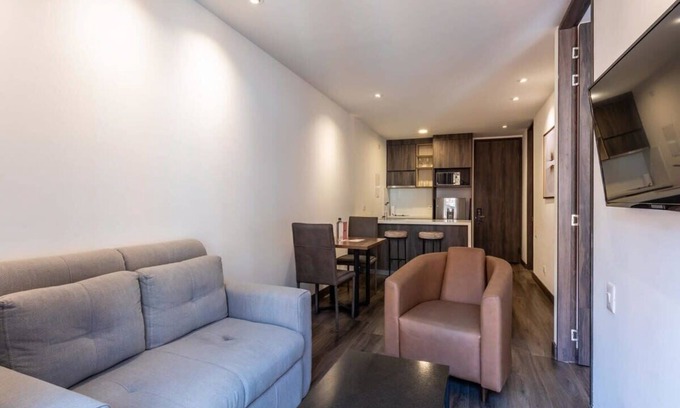 Chico Norte III Apartamento | w* | Luxury 1BR w/ Great Terrace in Chico