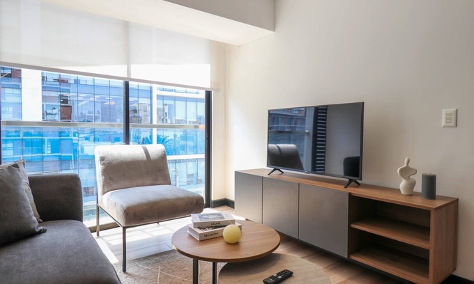 Centro Financiero de San Isidro Apartamento | w Resplendent 2BR w Great Balcony in San Isidro