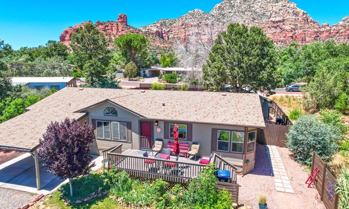 West Sedona Casa | W. Sedona 3 bd w/ HOT TUB! Walk to Trails!